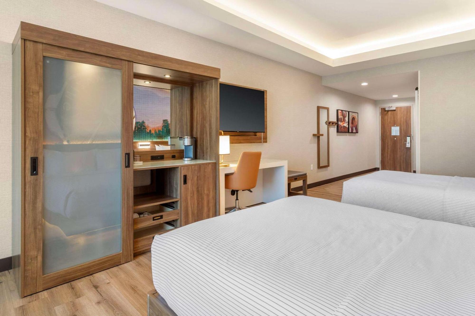 Cambria Hotel