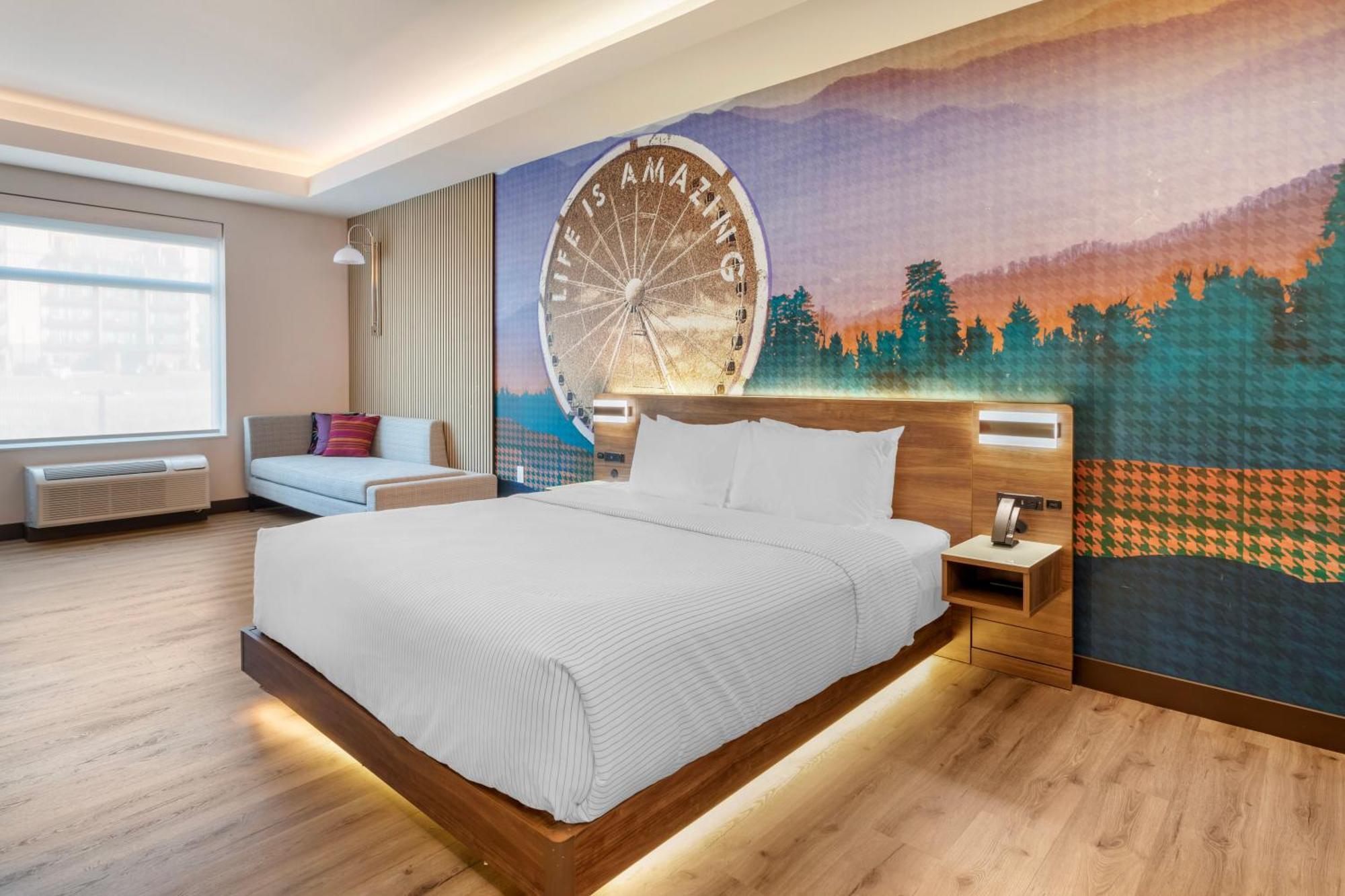 Cambria Hotel *